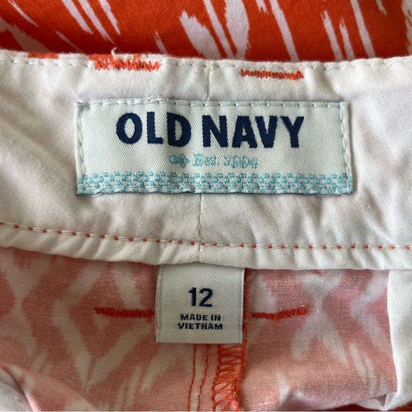 •Old Navy• Orange/White IKAT Patterned Shorts - Size 12 - Picture 2 of 9